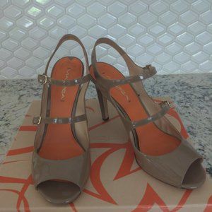 Via spiega pumps